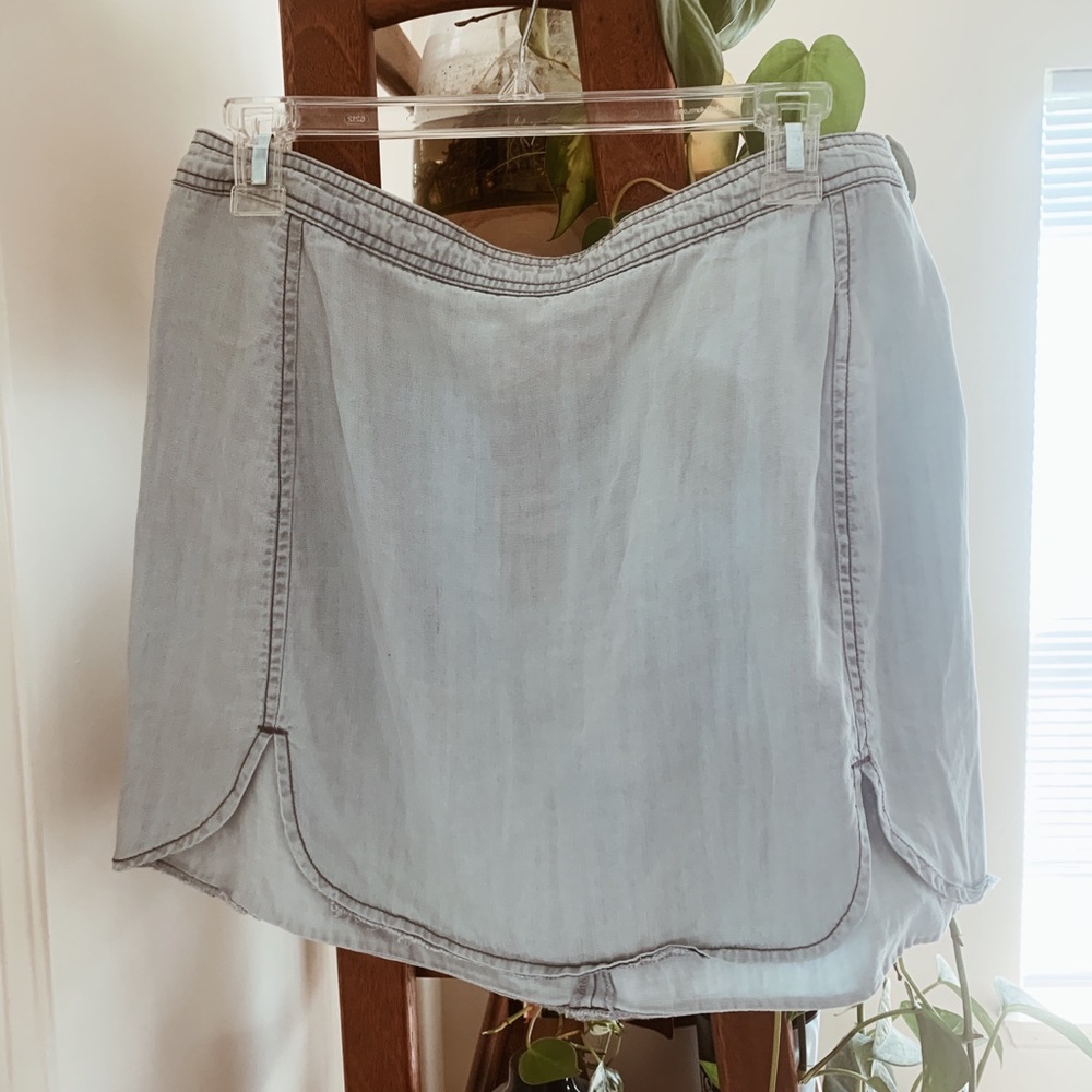 URBAN OUTFITTERS BDG chambray skirt size 10